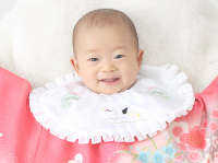 世田谷喜多見狛江のお宮参り写真　正絹ピンク色の女の子掛け着レンタル