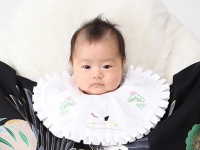 世田谷喜多見狛江のお宮参り写真　正絹黒の男の子掛け着レンタル