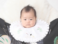 世田谷喜多見狛江のお宮参り写真　正絹黒の男の子掛け着レンタル