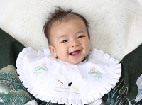 世田谷喜多見狛江のお宮参り写真　正絹濃緑の男の子掛け着レンタル