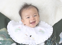 世田谷喜多見狛江のお宮参り写真　正絹濃緑の男の子掛け着レンタル