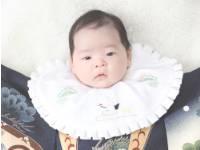 世田谷喜多見狛江のお宮参り写真　正絹緑色の男の子掛け着レンタル